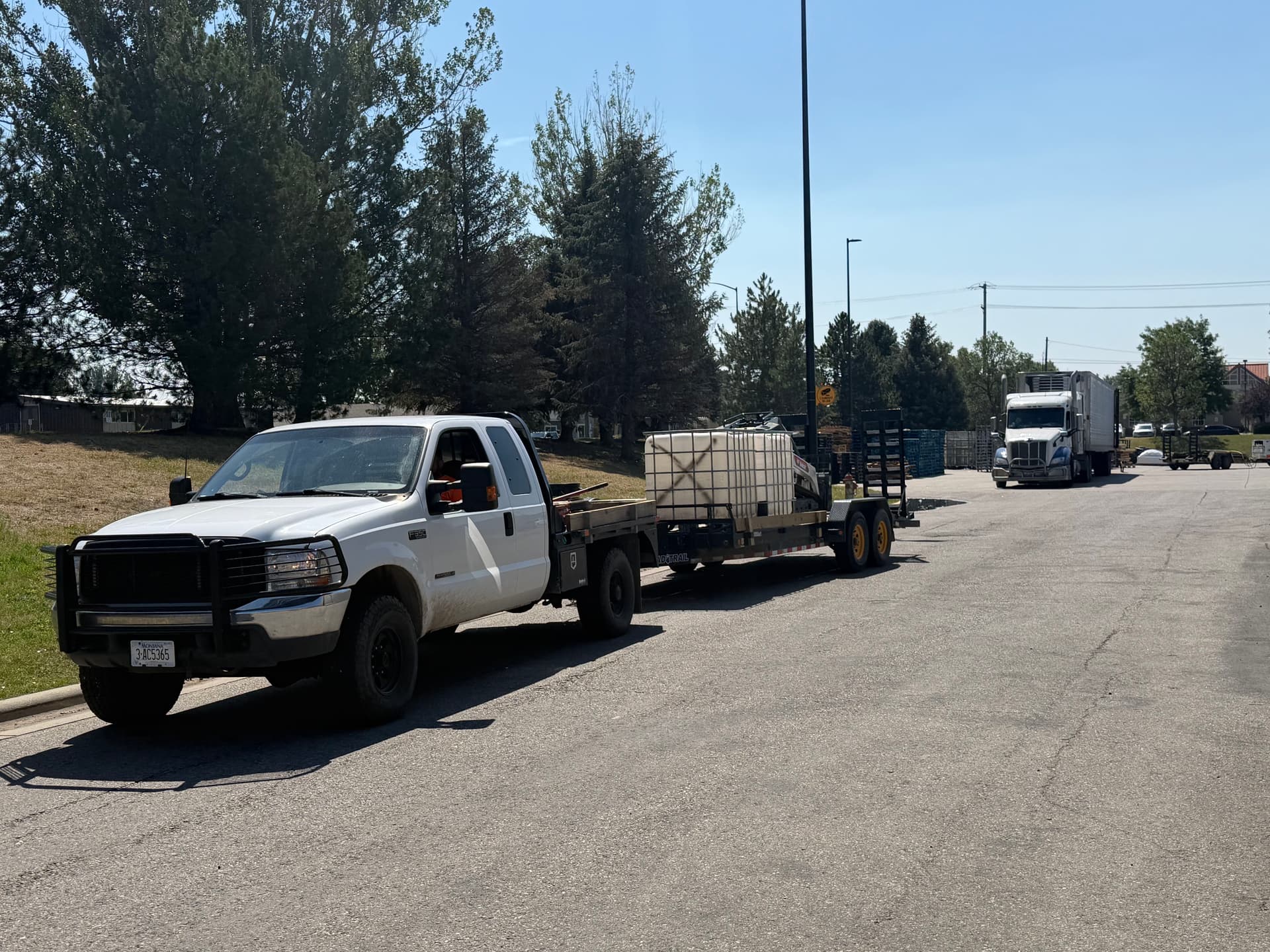 Gallery photos for Commercial IBC Tote Removal Clears Space at Billings Property: Image #2